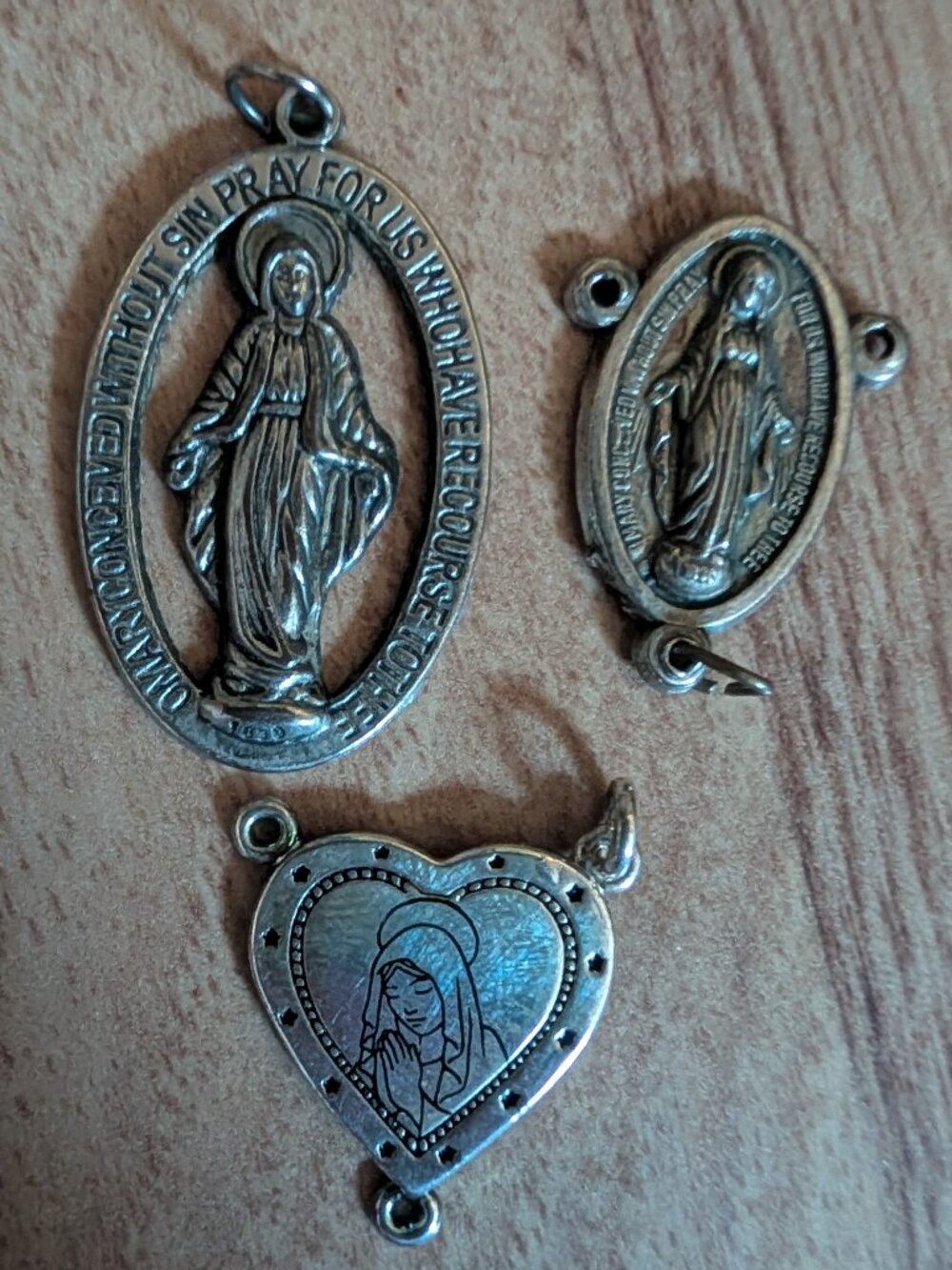 Religious Jewelry Destash Lot - 3pc Vintage Silver Tone Medals & Rosary Connect